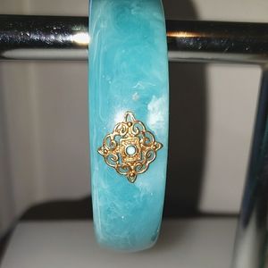BANGLE BRACELET